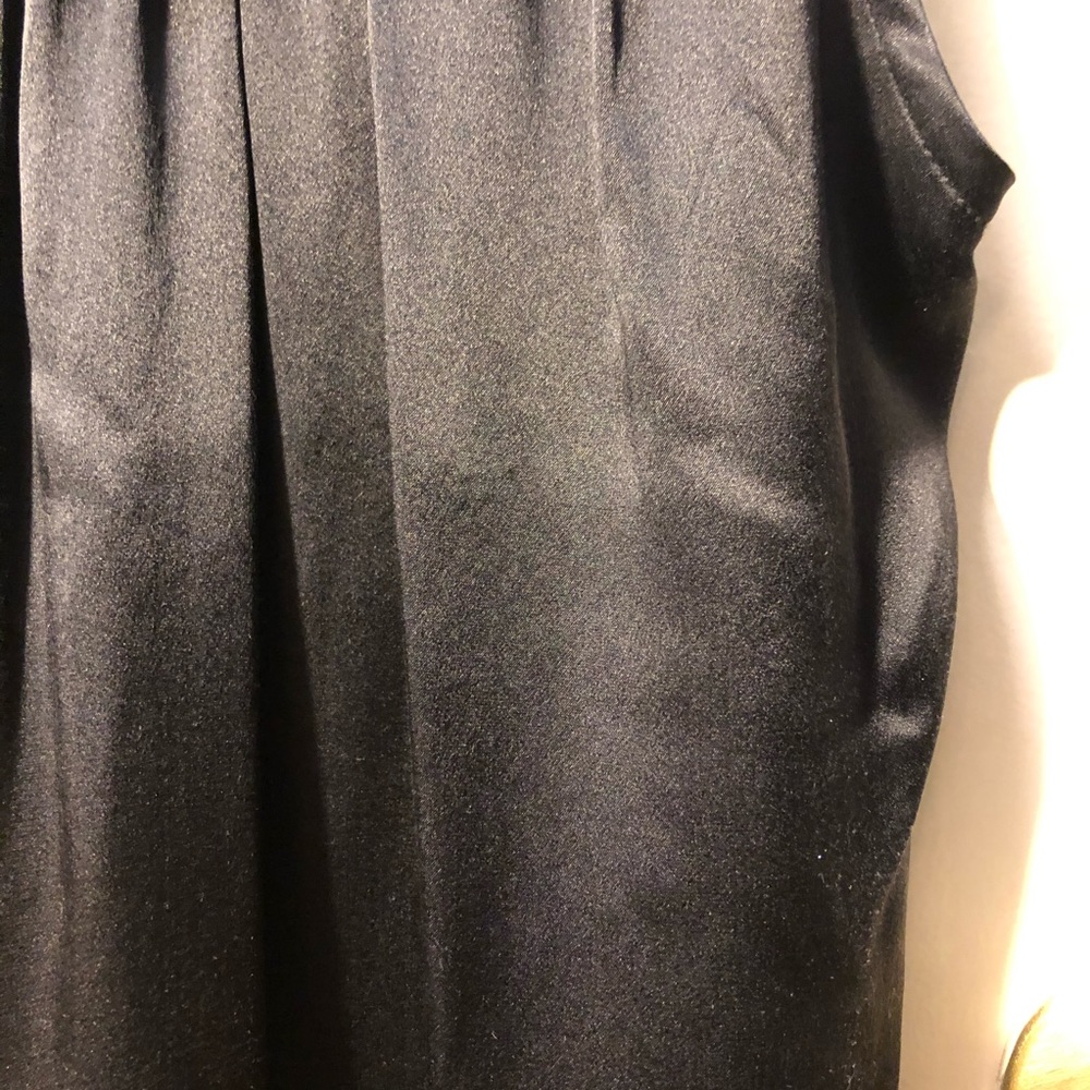 BCBG Max Azria Black sleeveless blouse 🌺 - Picture 5 of 12